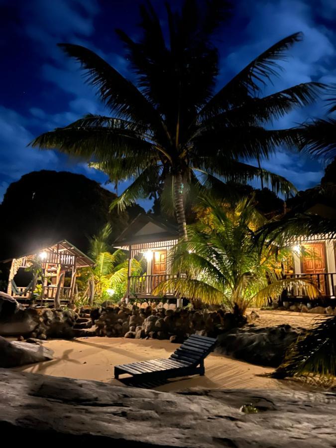 Beach House Kampung Genting Kültér fotó