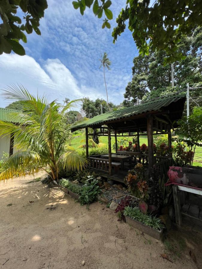 Beach House Kampung Genting Kültér fotó