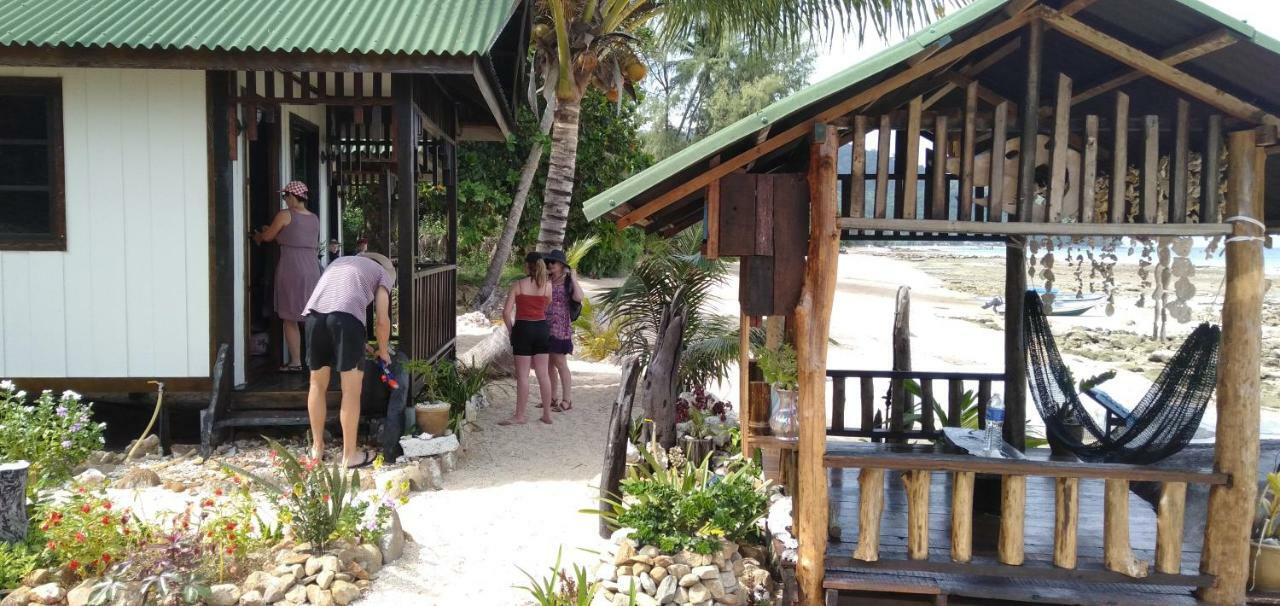 Beach House Kampung Genting Kültér fotó